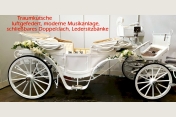 Neue weiße Luxus - Hochzeitskutsche, gezogen von edlen Friesenpferden