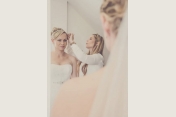 Brautstyling Mobil-Brautfrisur & Brautmakeup