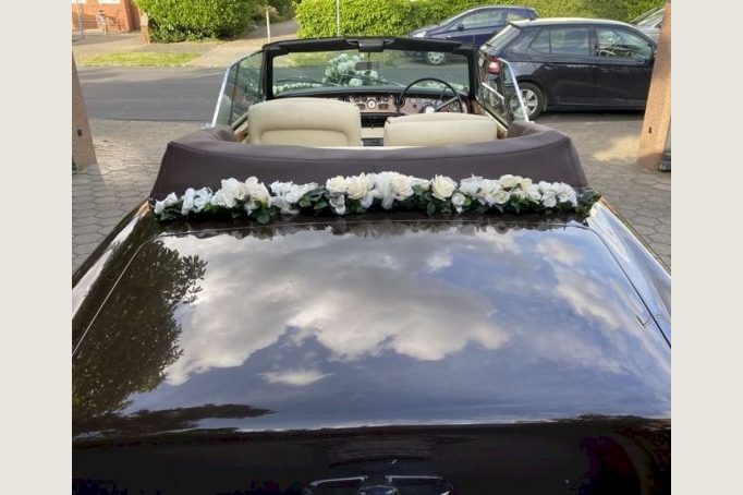 Sommerzeit Cabriozeit Rolls Royce Corniche als Hochzeitsauto